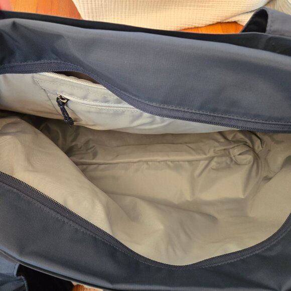 REI tote bag and travel pouches - Picture 5 of 7